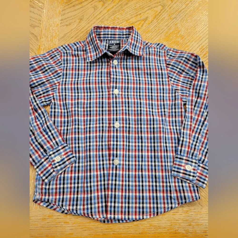NWOT IZOD Boys button front Size 4